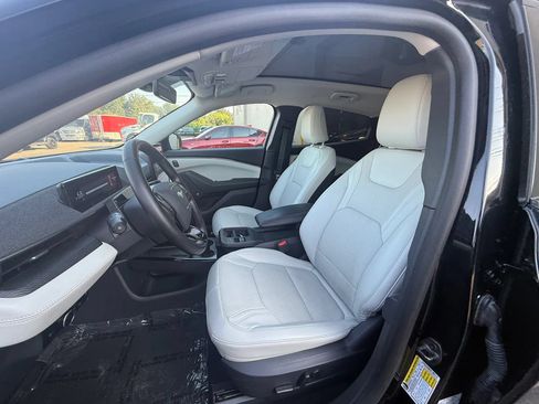 Used 2025 Ford Mustang Mach-E Premium AWD/4WD image 16