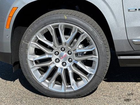 New 2026 GMC Yukon Denali w/ Denali Reserve Package image 34