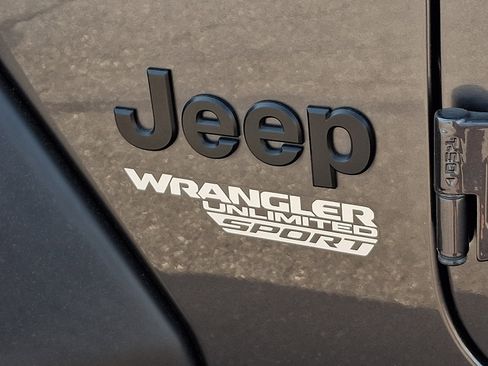 Used 2021 Jeep Wrangler Unlimited Sport AWD/4WD image 29
