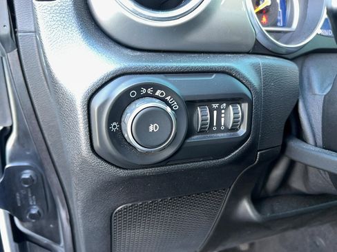 Used 2021 Jeep Wrangler Unlimited Sahara image 17