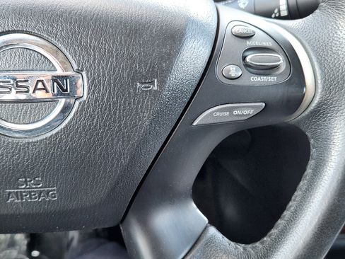 Used 2017 Nissan Pathfinder Platinum image 34