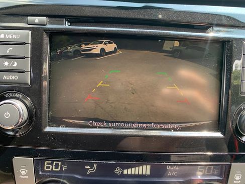 Used 2020 Nissan Rogue SV FWD image 15