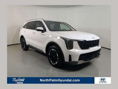 Used 2024 Kia Sorento S FWD image 1