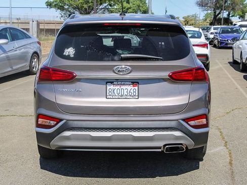 Used 2019 Hyundai Santa Fe SE image 4