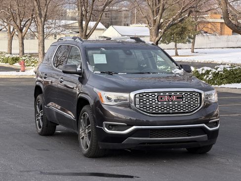 Used 2019 GMC Acadia Denali w/ Technology Package AWD/4WD image 2