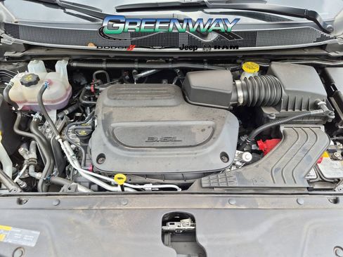Used 2024 Chrysler Pacifica Pinnacle FWD image 20