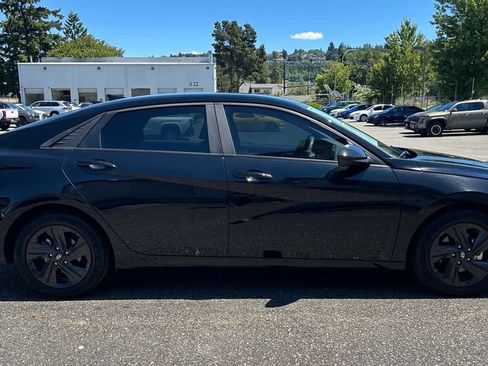 Used 2023 Hyundai Elantra SEL w/ Cargo Package FWD image 4