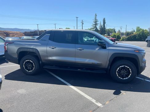 New 2026 Chevrolet Silverado EV Trail Boss w/ Premium Package AWD/4WD image 5