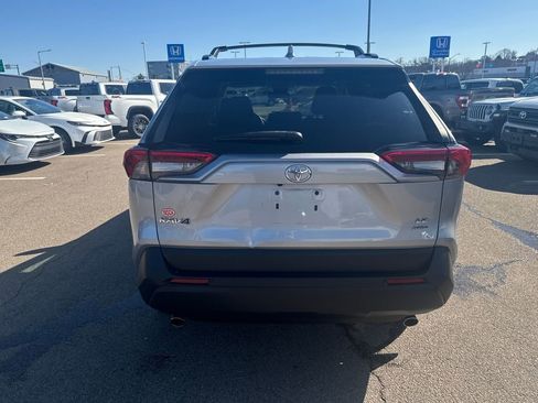 Used 2021 Toyota RAV4 LE image 6
