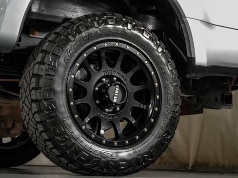 Used 2022 Ford F250 Platinum w/ FX4 Off-Road Package AWD/4WD image 56