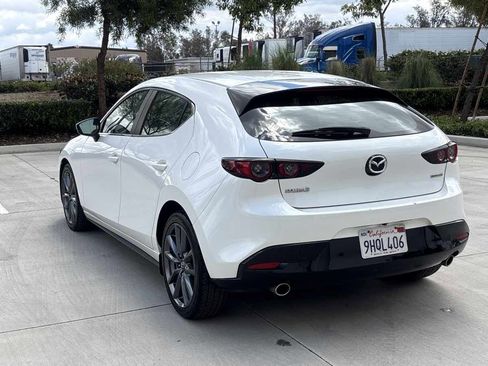 Used 2019 MAZDA MAZDA3 Hatchback FWD image 5