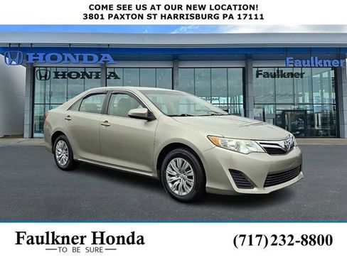 Used 2014 Toyota Camry L image 1