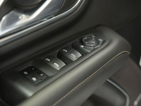 Certified 2024 GMC Yukon SLT AWD/4WD image 36