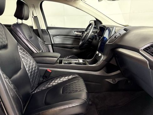 Used 2024 Ford Edge Titanium image 13