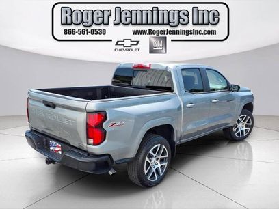Used 2023 Chevrolet Colorado Z71 w/ Z71 Convenience Package 2