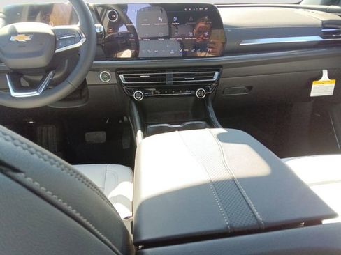 New 2026 Chevrolet Traverse High Country w/ LPO, Floor Liner Package AWD/4WD image 15