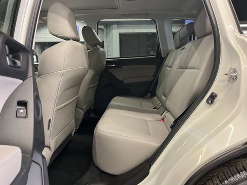 Used 2016 Subaru Forester 2.5i Touring w/ Eyesight & Navigation System image 32
