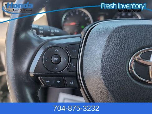 Used 2019 Toyota RAV4 XLE Premium image 21