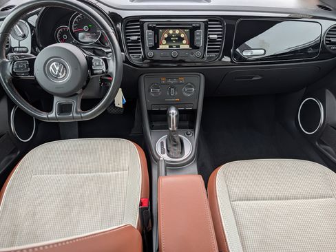 Used 2015 Volkswagen Beetle 1.8T Classic FWD image 10