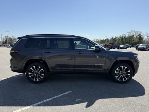 New 2025 Jeep Grand Cherokee L Overland w/ Trailer Tow Package image 2