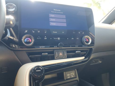 Used 2023 Lexus NX 350h AWD image 30