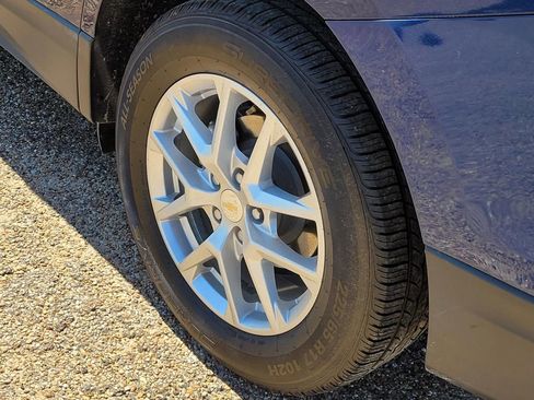 Used 2022 Chevrolet Equinox LS image 7