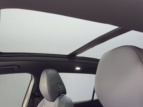 New 2026 Volkswagen Tiguan SE R-Line AWD/4WD image 18