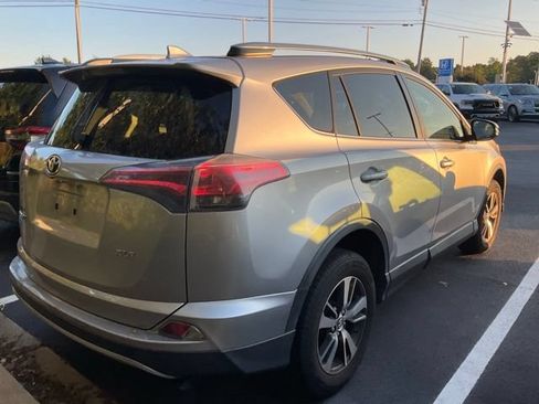 Used 2018 Toyota RAV4 XLE FWD image 7