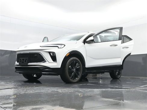 Used 2024 Buick Encore GX Sport Touring image 31