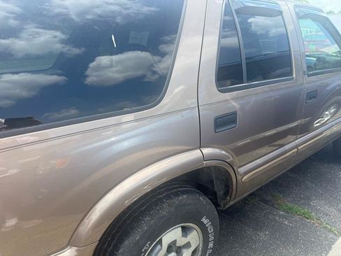 Used 2003 Chevrolet Blazer LS w/ Preferred Equipment Group AWD/4WD image 7