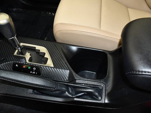 Used 2013 Toyota RAV4 Limited image 31