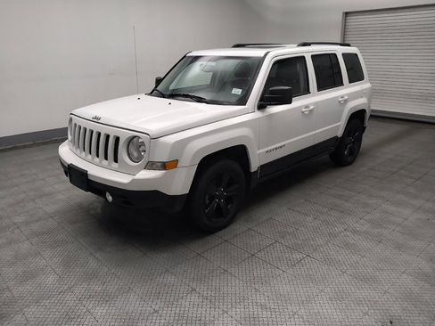 Used 2015 Jeep Patriot High Altitude FWD image 2