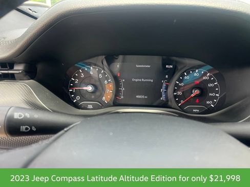 Used 2023 Jeep Compass Latitude AWD/4WD image 15