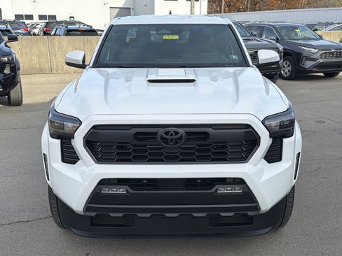 New 2025 Toyota Tacoma TRD Sport AWD/4WD image 8