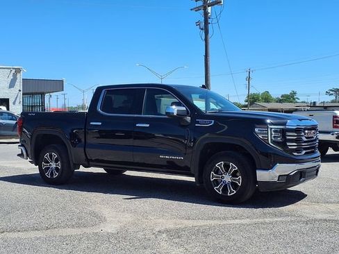 Used 2025 GMC Sierra 1500 SLT AWD/4WD image 23