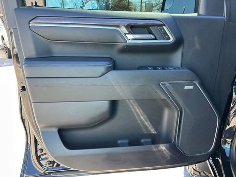 Used 2022 Chevrolet Silverado 1500 LT Trail Boss w/ Convenience Package II image 18