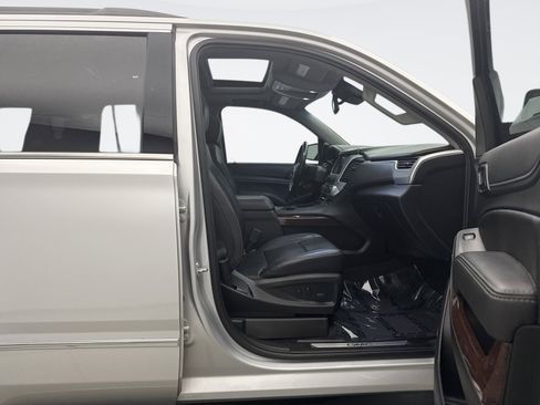 Used 2019 GMC Yukon SLT w/ Premium Edition AWD/4WD image 18