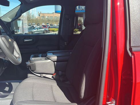 Used 2025 Chevrolet Silverado 2500 W/T image 17