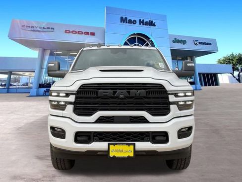 New 2026 RAM 2500 Laramie AWD/4WD image 3