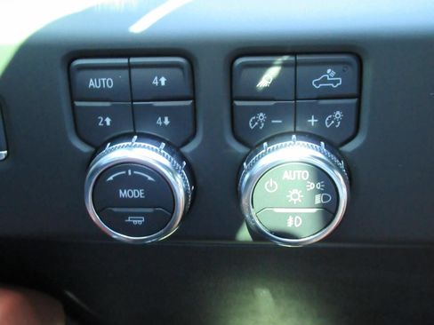 Used 2024 GMC Sierra 3500 Denali Ultimate AWD/4WD image 23