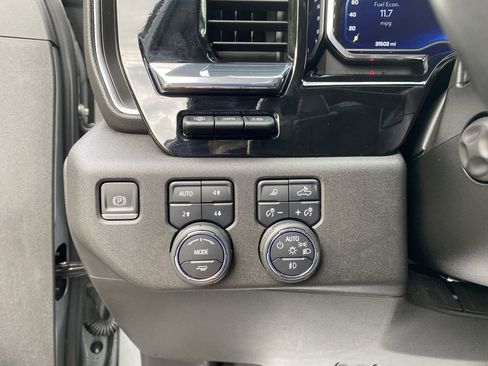 Used 2023 Chevrolet Silverado 1500 LTZ w/ Technology Package AWD/4WD image 18