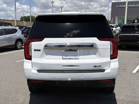 Used 2023 GMC Yukon SLT AWD/4WD image 4