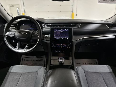 Used 2023 Jeep Grand Cherokee Laredo image 10