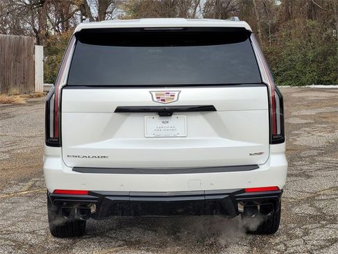 Used 2025 Cadillac Escalade ESV V image 5