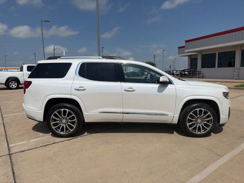 Used 2023 GMC Acadia Denali w/ Denali Technology Package image 4