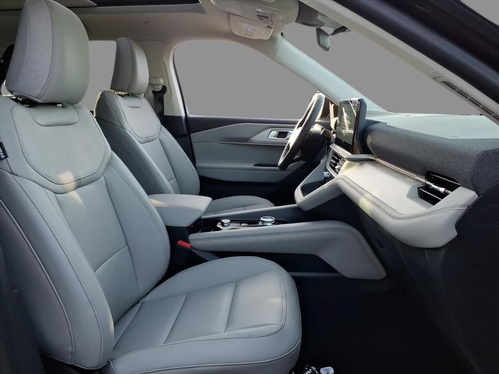 New 2026 Ford Explorer Active w/ Active Comfort Package AWD/4WD image 13