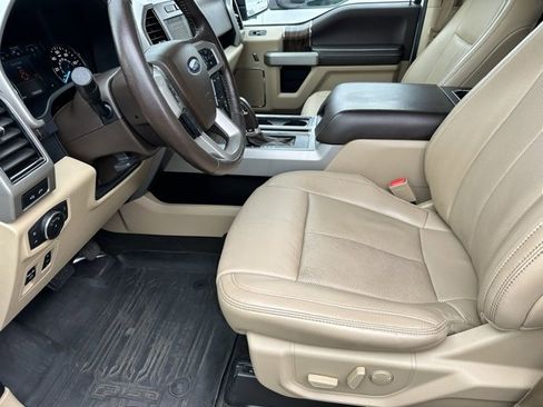 Used 2019 Ford F150 Lariat image 6