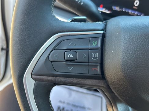 Used 2024 Jeep Grand Cherokee Limited w/ Luxury Tech Group II image 27