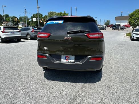 Used 2017 Jeep Cherokee 75th Anniversary AWD/4WD image 5