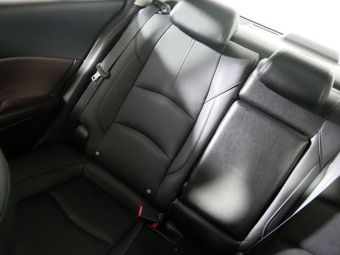 Used 2018 MAZDA MAZDA3 Grand Touring w/ Premium Equipment Package image 12